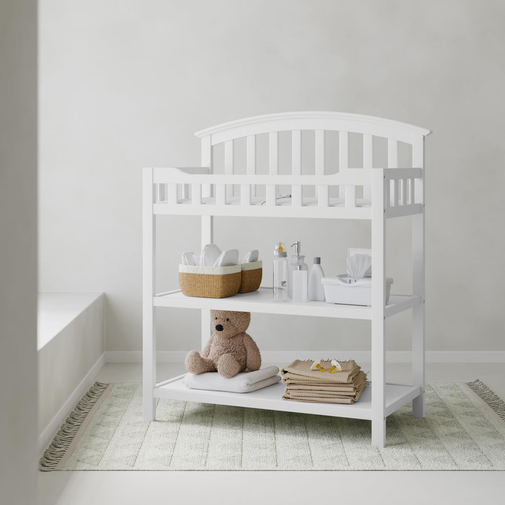 White Changing Table with Changing Pad Q619754